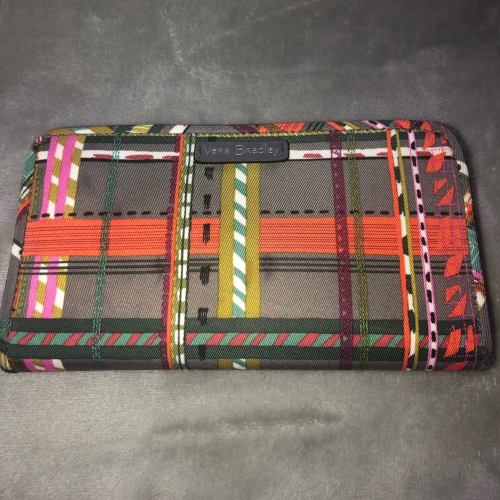 Vera Bradley Wristlet 💜